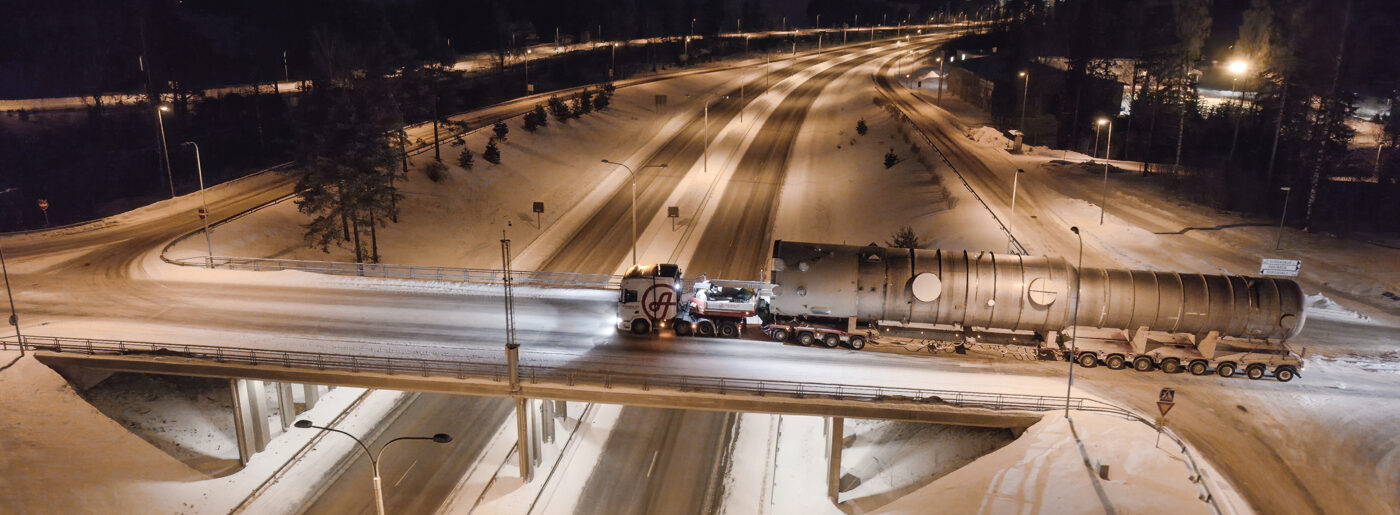 Special transport in a winter evening